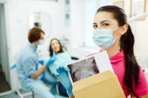 Why Choosing a Walk-In Dentist in Lomita Saves Time During Dental Emergencies
